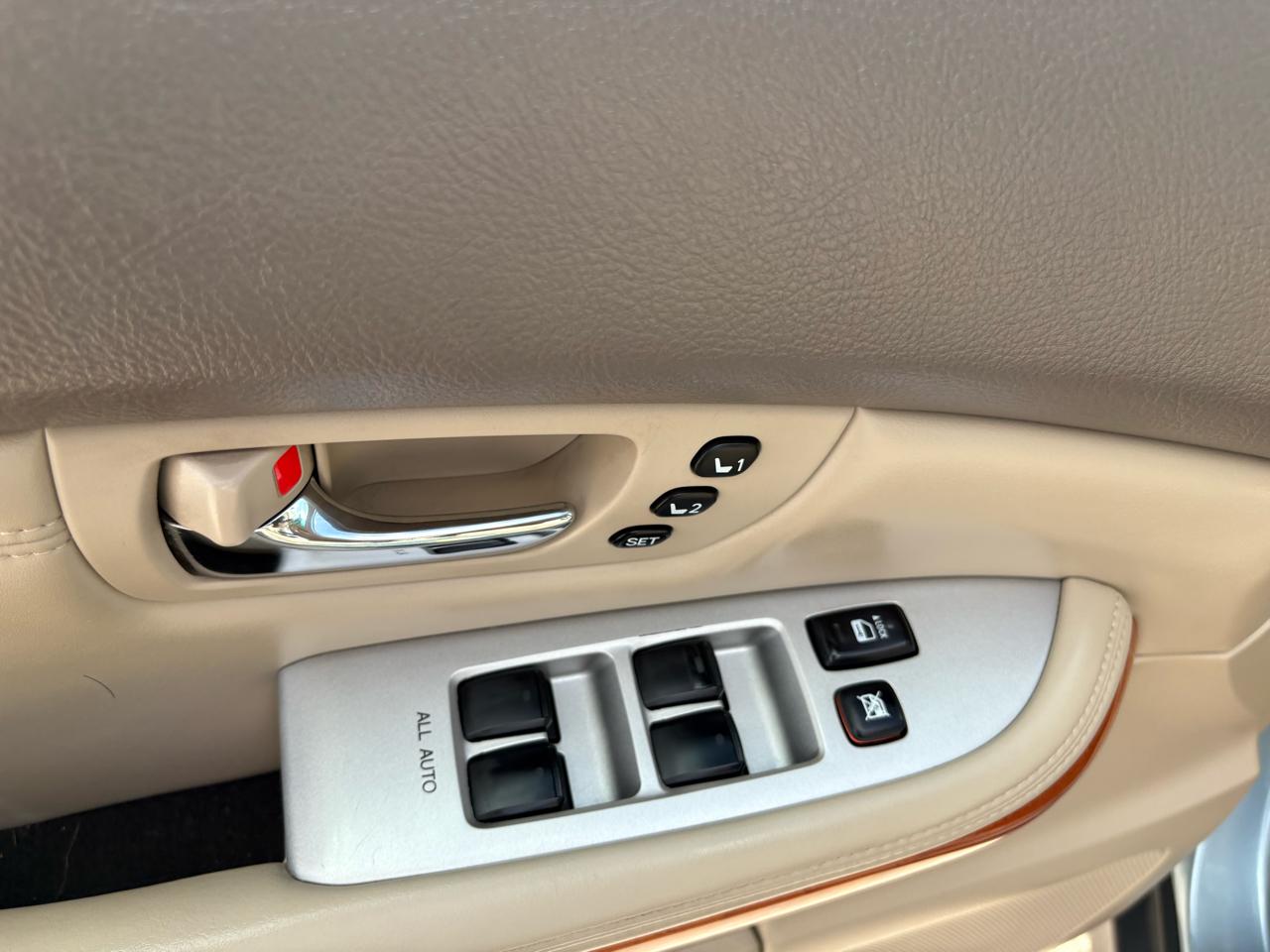 Lexus RX 330 4dr SUV AWD 2005