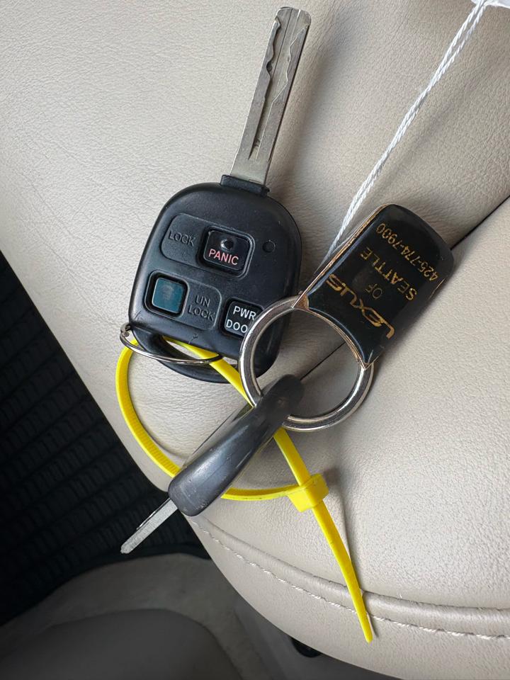 Lexus RX 330 4dr SUV AWD 2005