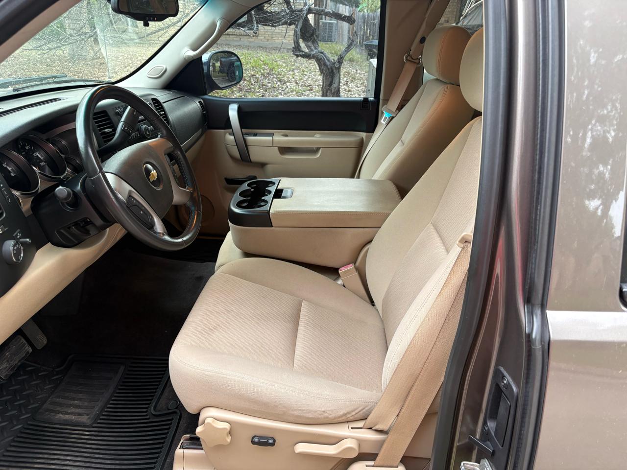 Chevrolet Silverado 1500 2WD Ext Cab 143.5" LT 2011