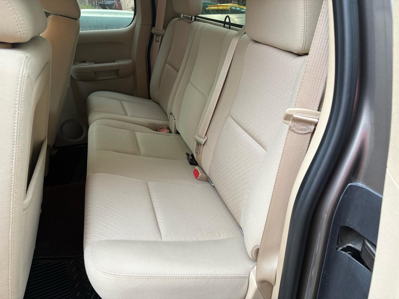 Chevrolet Silverado 1500 2WD Ext Cab 143.5" LT 2011