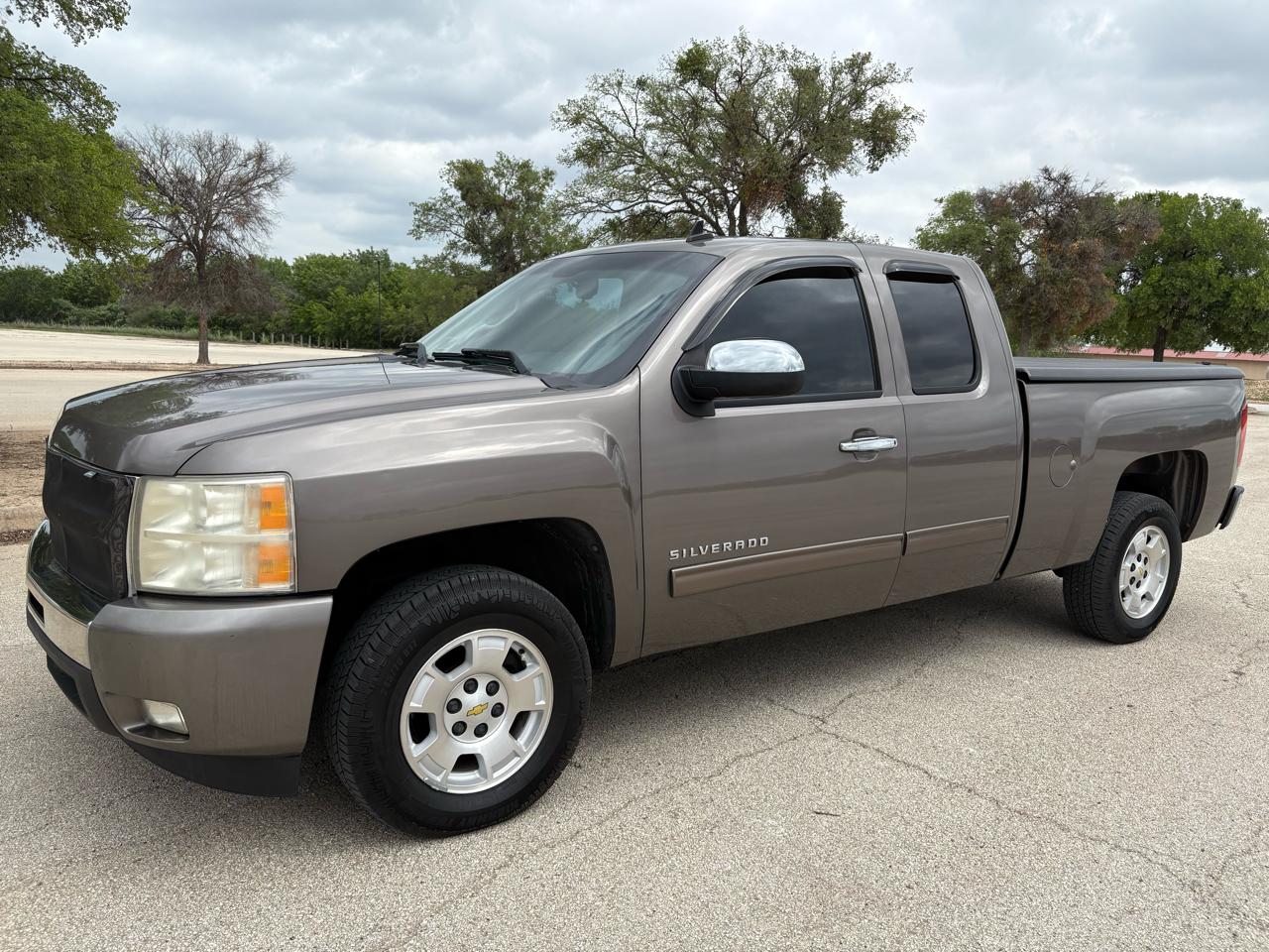 Chevrolet Silverado 1500 2WD Ext Cab 143.5" LT 2011