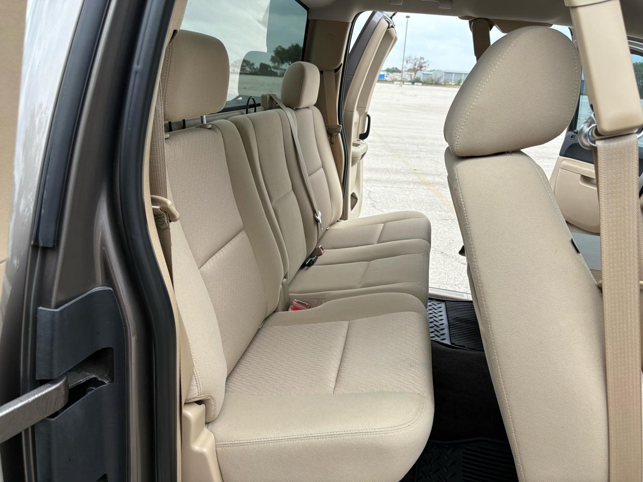 Chevrolet Silverado 1500 2WD Ext Cab 143.5" LT 2011