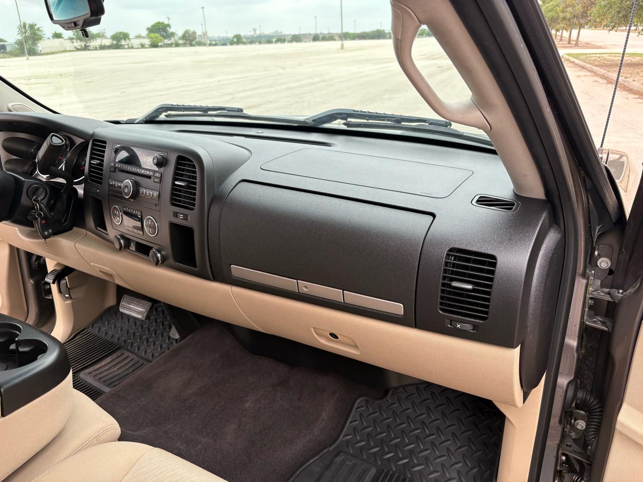 Chevrolet Silverado 1500 2WD Ext Cab 143.5" LT 2011