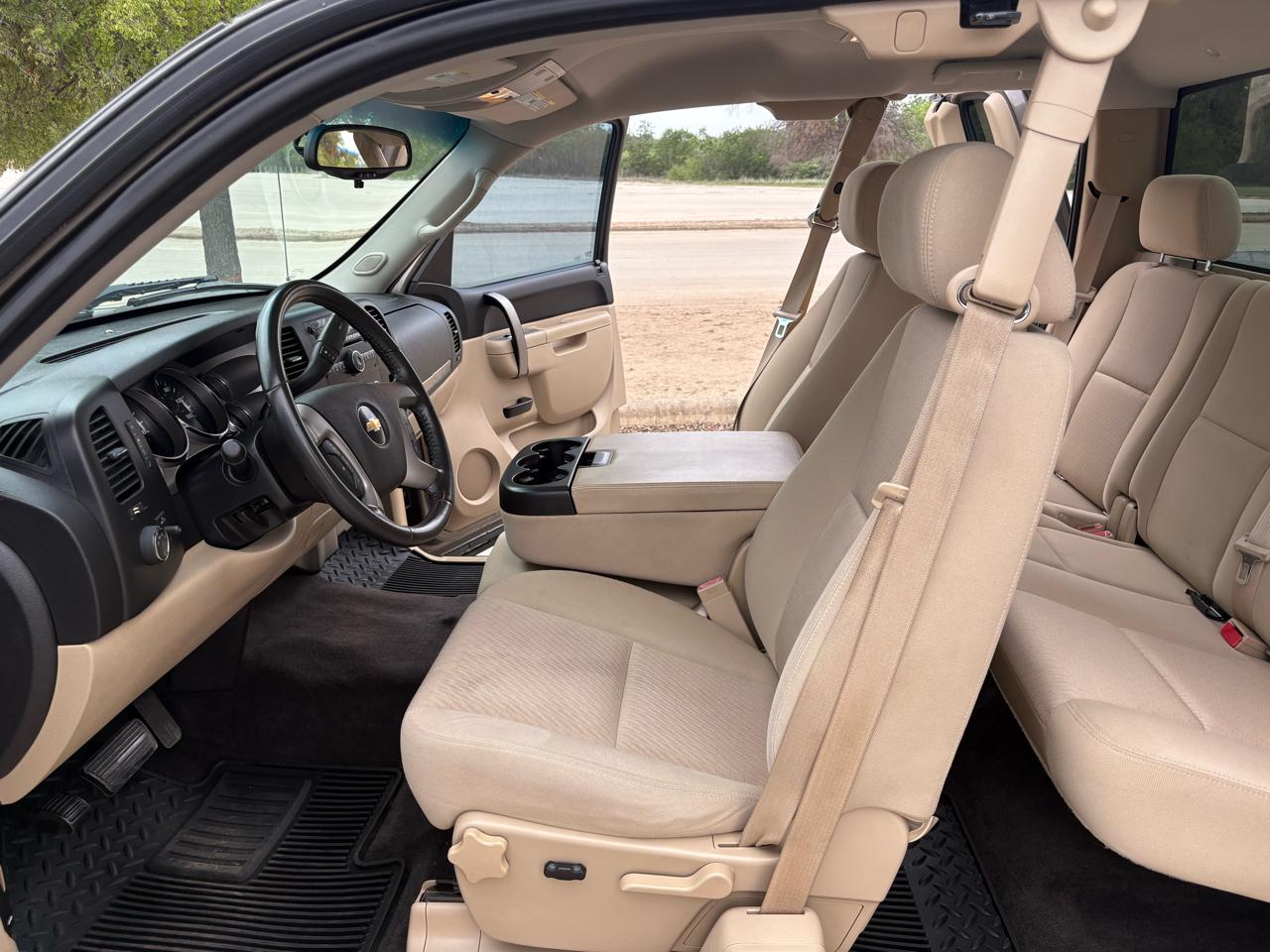 Chevrolet Silverado 1500 2WD Ext Cab 143.5" LT 2011