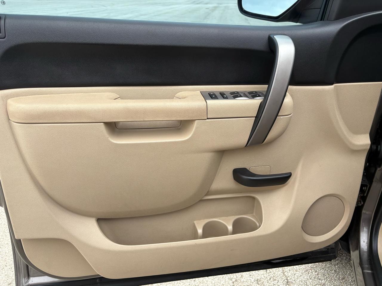 Chevrolet Silverado 1500 2WD Ext Cab 143.5" LT 2011