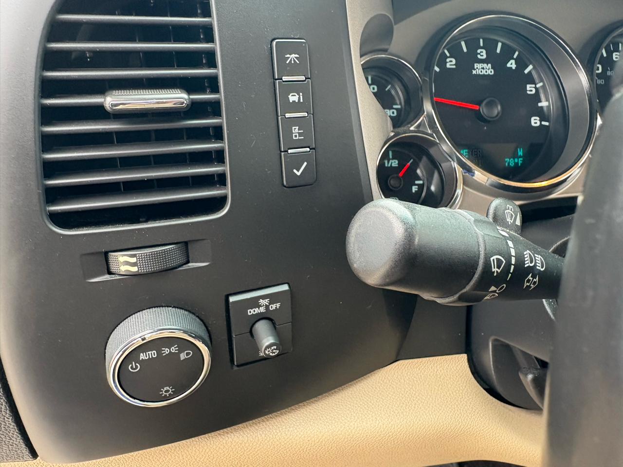 Chevrolet Silverado 1500 2WD Ext Cab 143.5" LT 2011