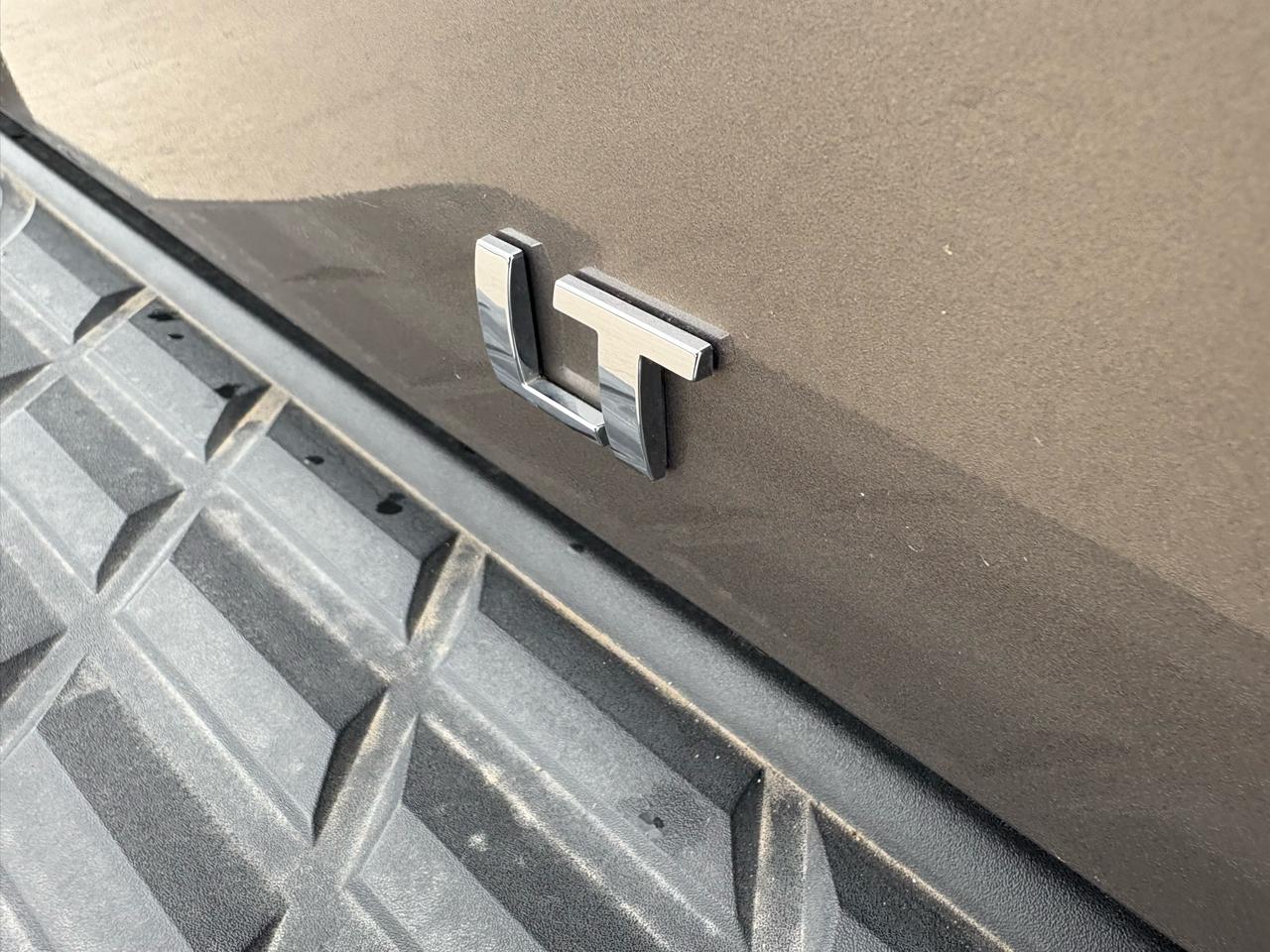 Chevrolet Silverado 1500 2WD Ext Cab 143.5" LT 2011