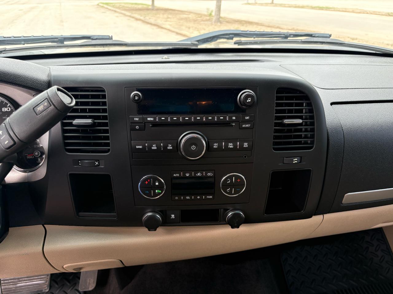 Chevrolet Silverado 1500 2WD Ext Cab 143.5" LT 2011