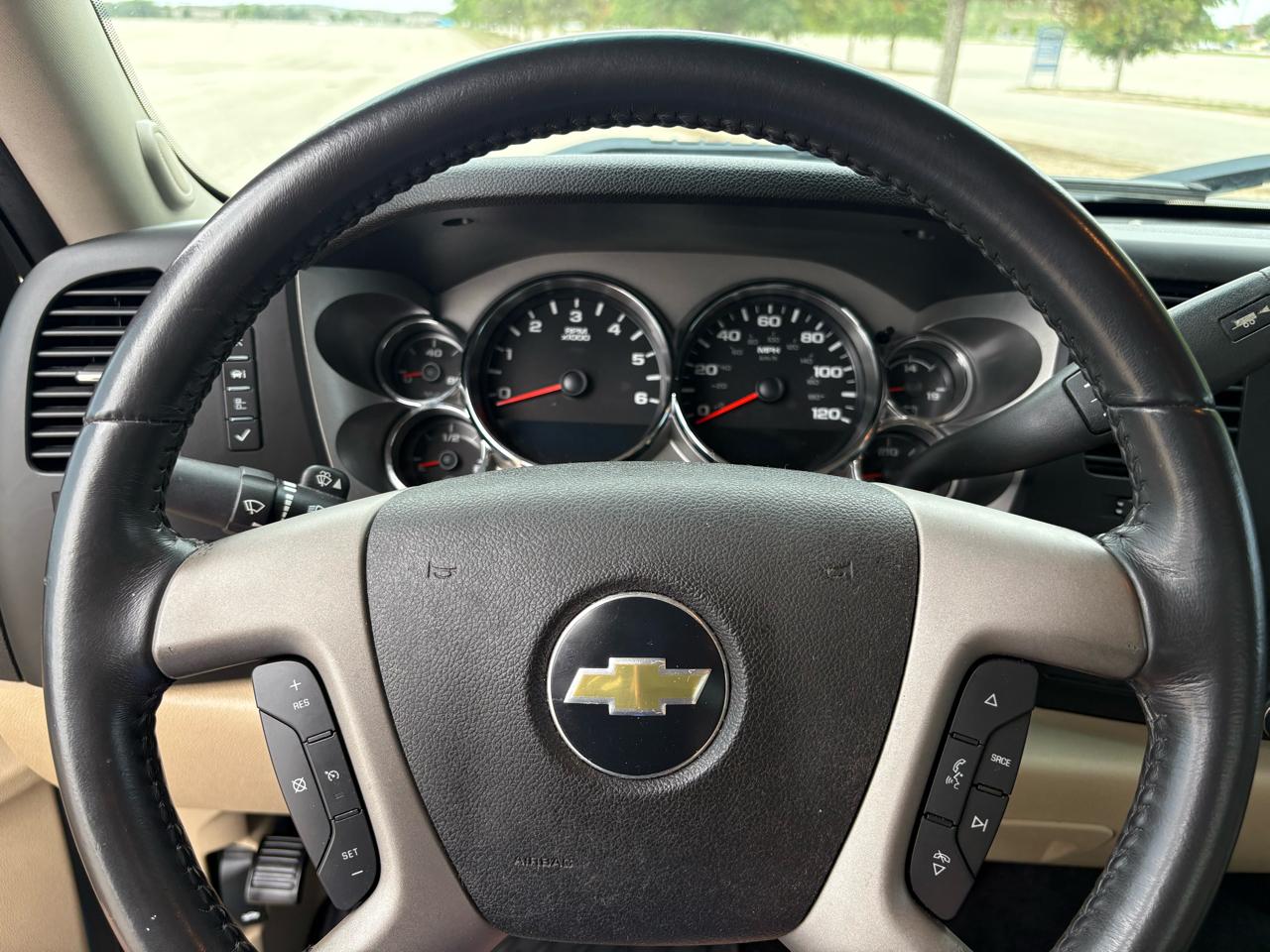 Chevrolet Silverado 1500 2WD Ext Cab 143.5" LT 2011