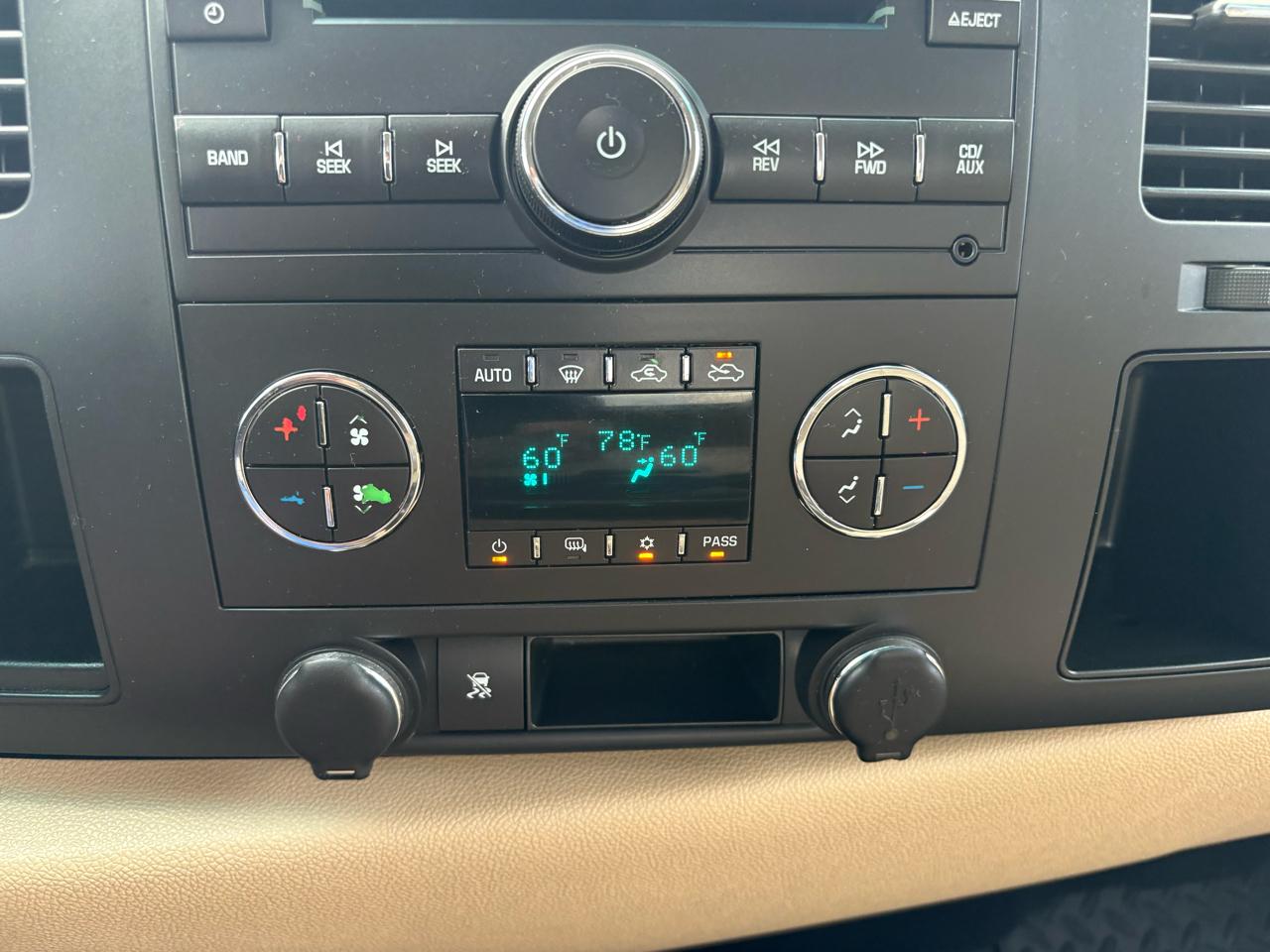 Chevrolet Silverado 1500 2WD Ext Cab 143.5" LT 2011