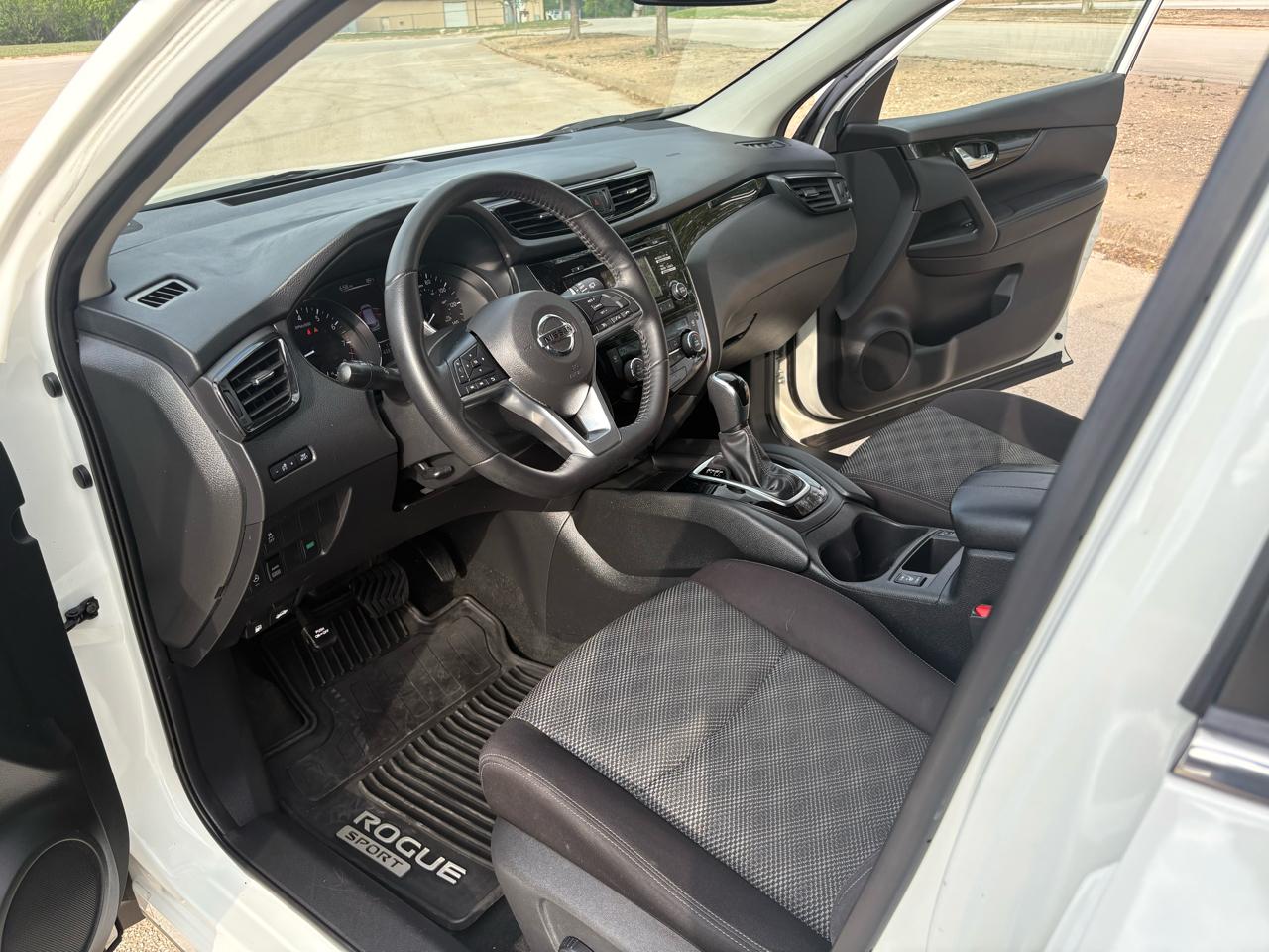 Nissan Rogue Sport AWD SV 2017