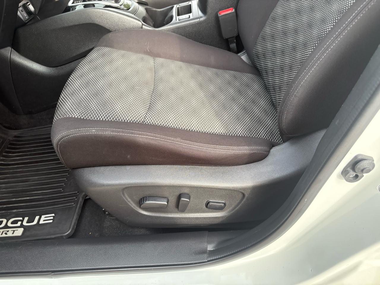 Nissan Rogue Sport AWD SV 2017