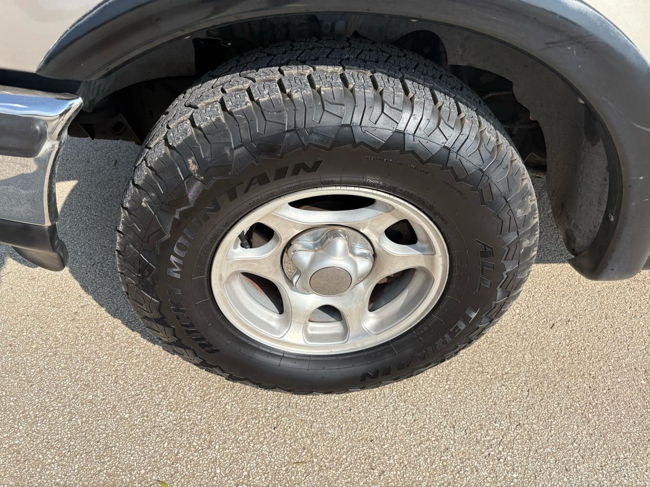 Ford F-150 Supercab 139" Lariat 1997