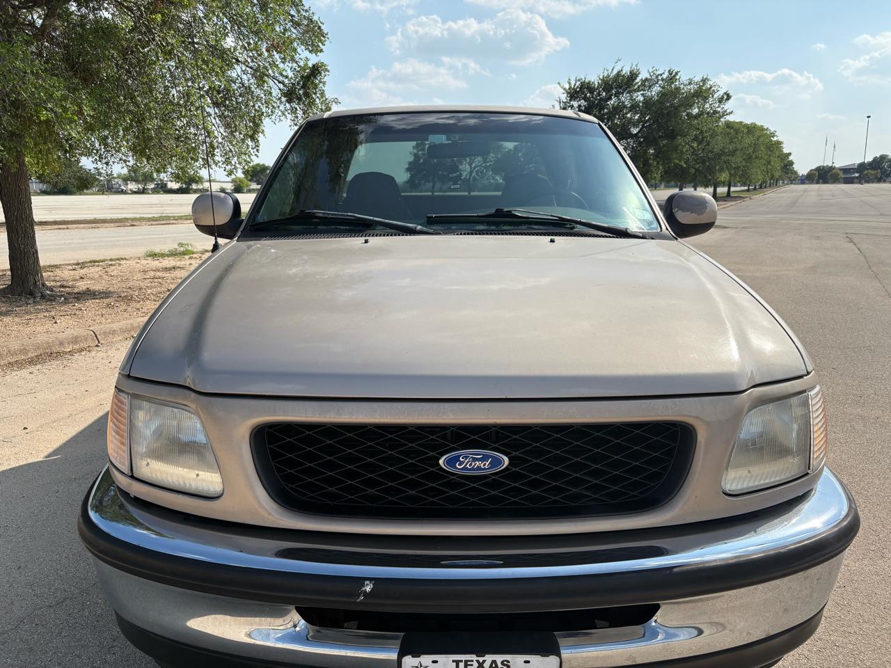 Ford F-150 Supercab 139" Lariat 1997