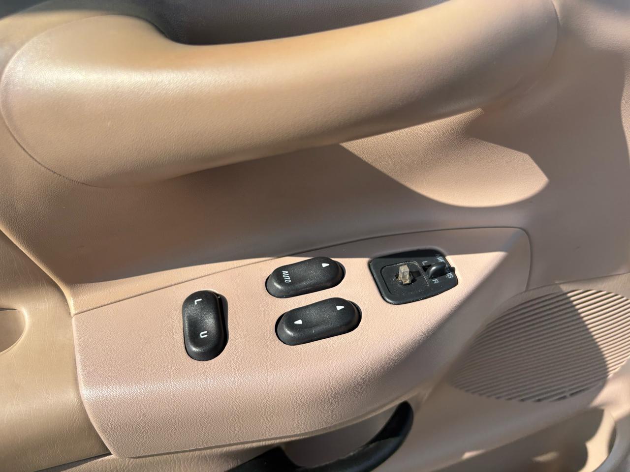 Ford F-150 Supercab 139" Lariat 1997