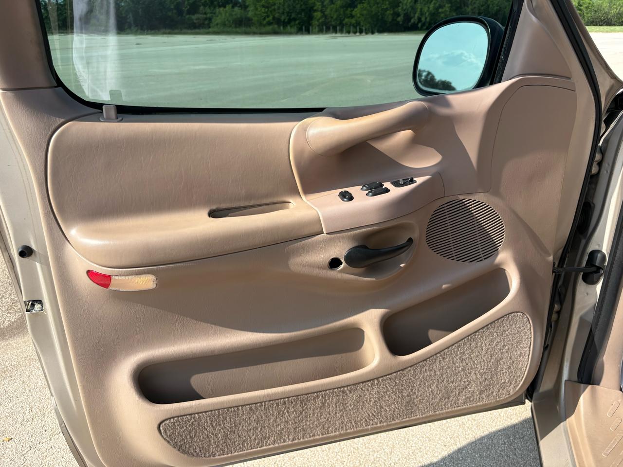 Ford F-150 Supercab 139" Lariat 1997