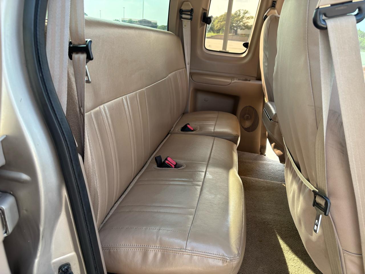 Ford F-150 Supercab 139" Lariat 1997