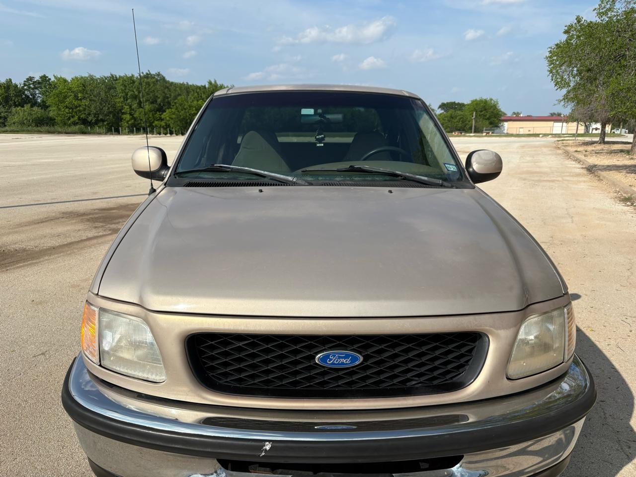 Ford F-150 Supercab 139" Lariat 1997