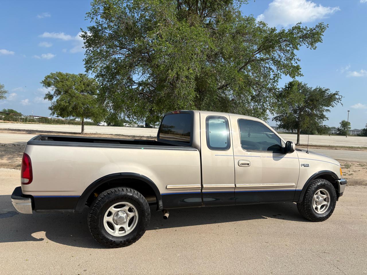 Ford F-150 Supercab 139" Lariat 1997