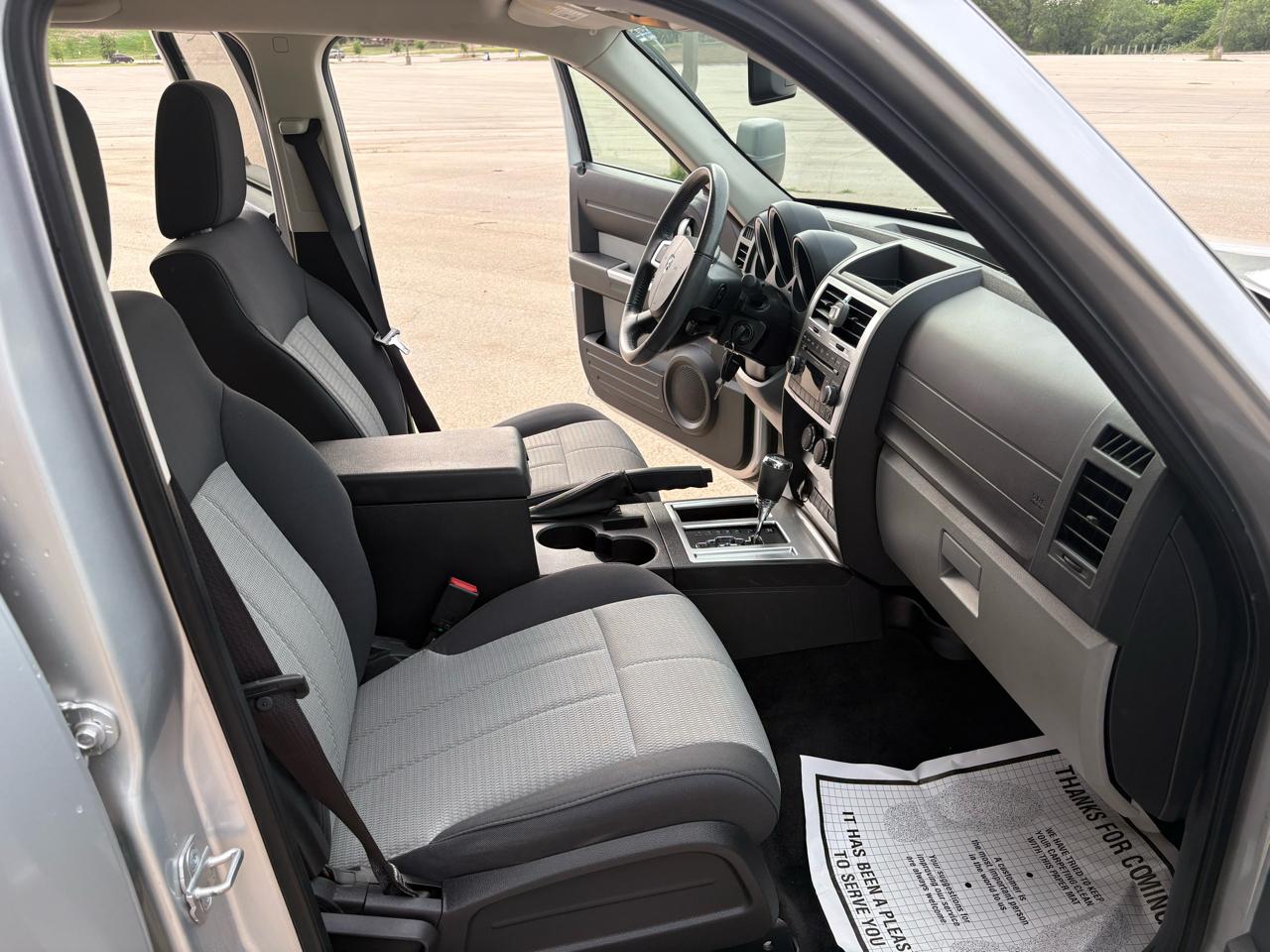 Dodge Nitro 2WD 4dr SLT 2008