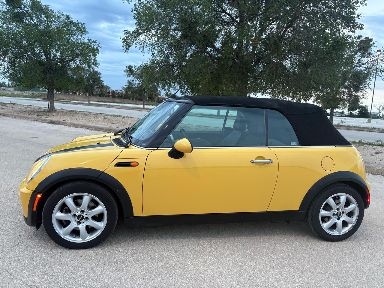 MINI Cooper Convertible 2dr 2008