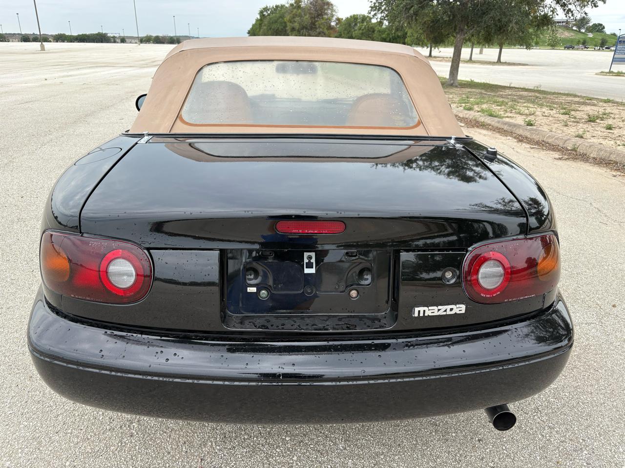 Mazda MX-5 Miata 2dr Convertible Popular Equipment Pkg Auto 1995