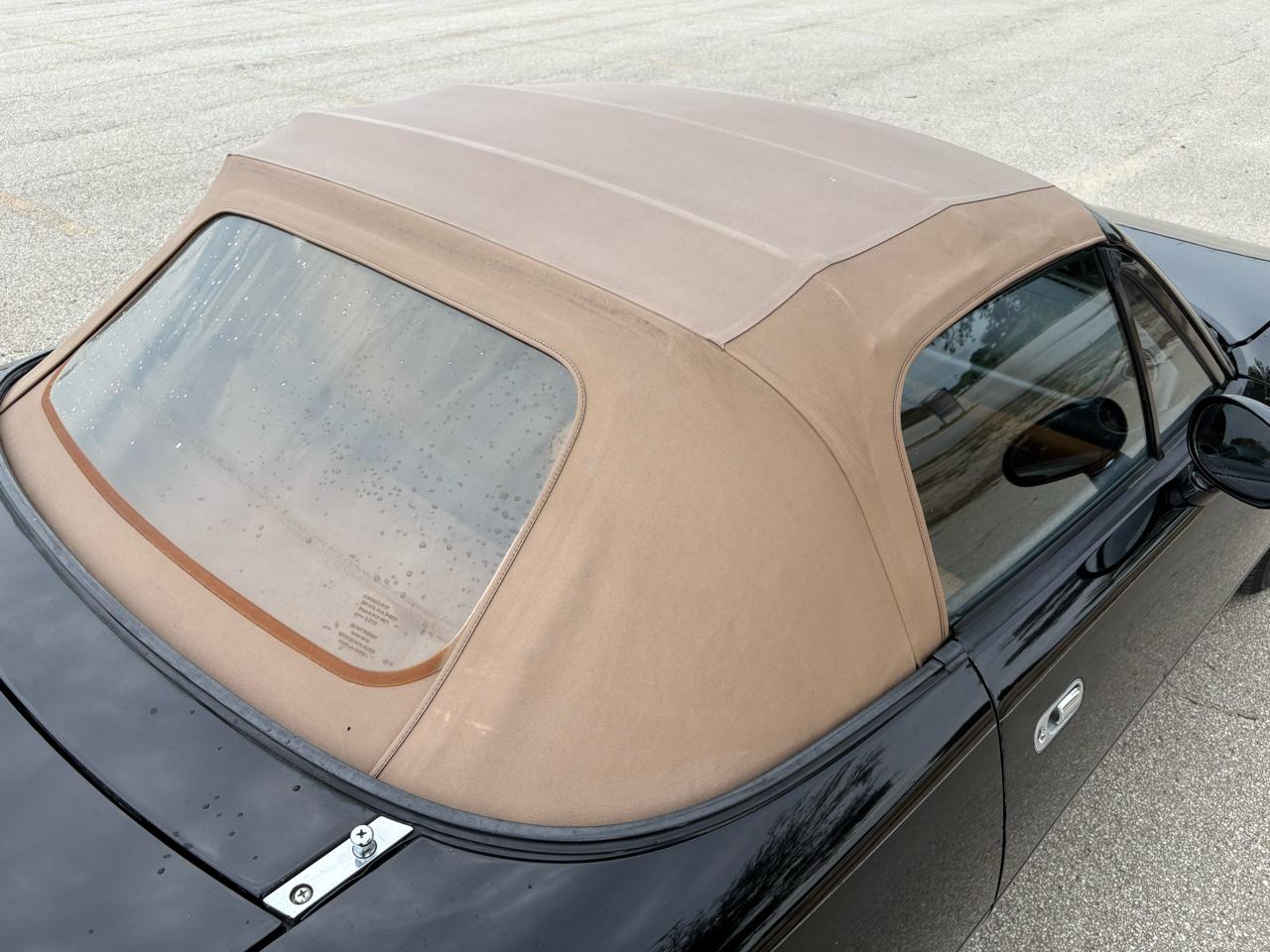 Mazda MX-5 Miata 2dr Convertible Popular Equipment Pkg Auto 1995