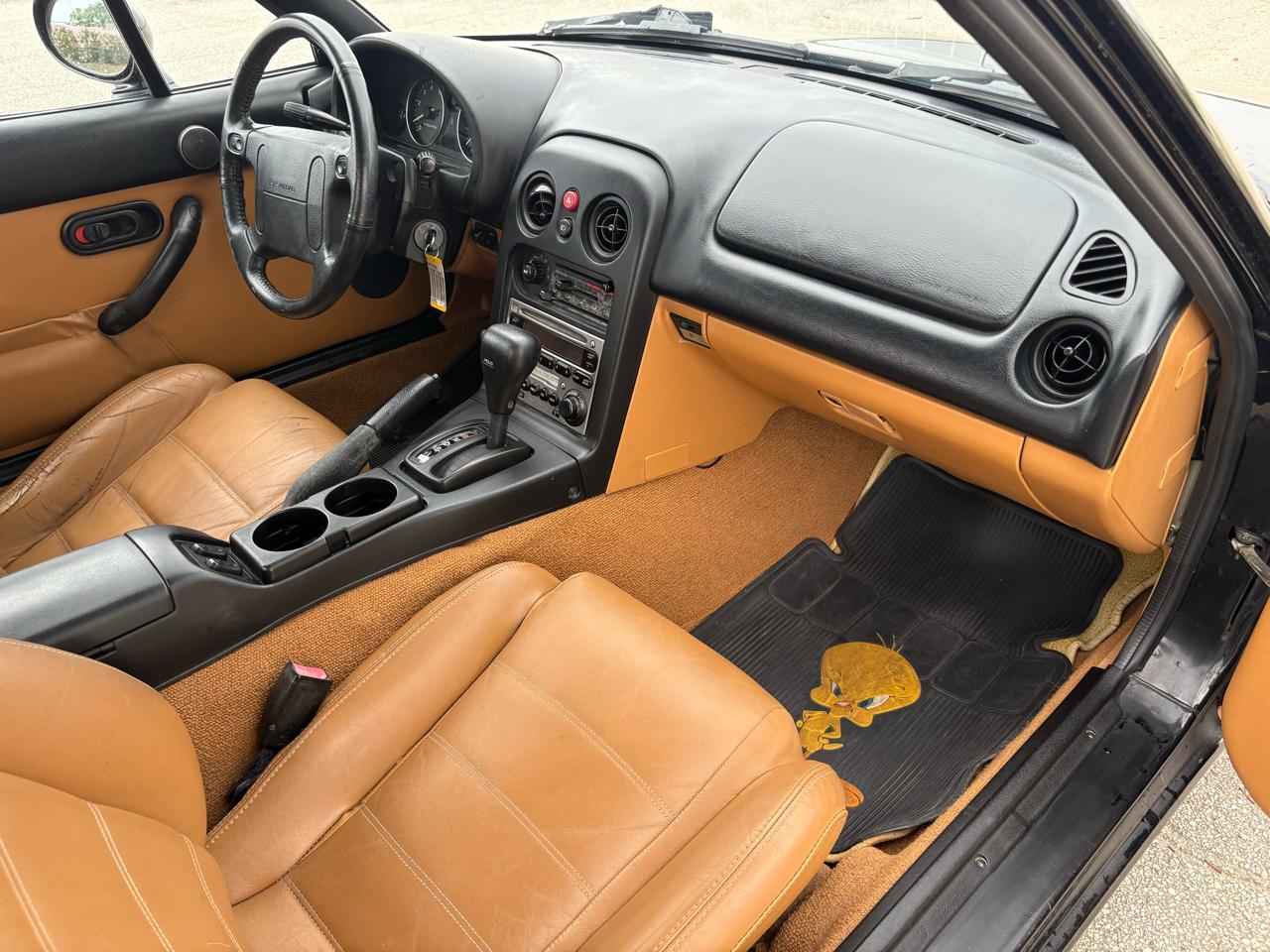 Mazda MX-5 Miata 2dr Convertible Popular Equipment Pkg Auto 1995