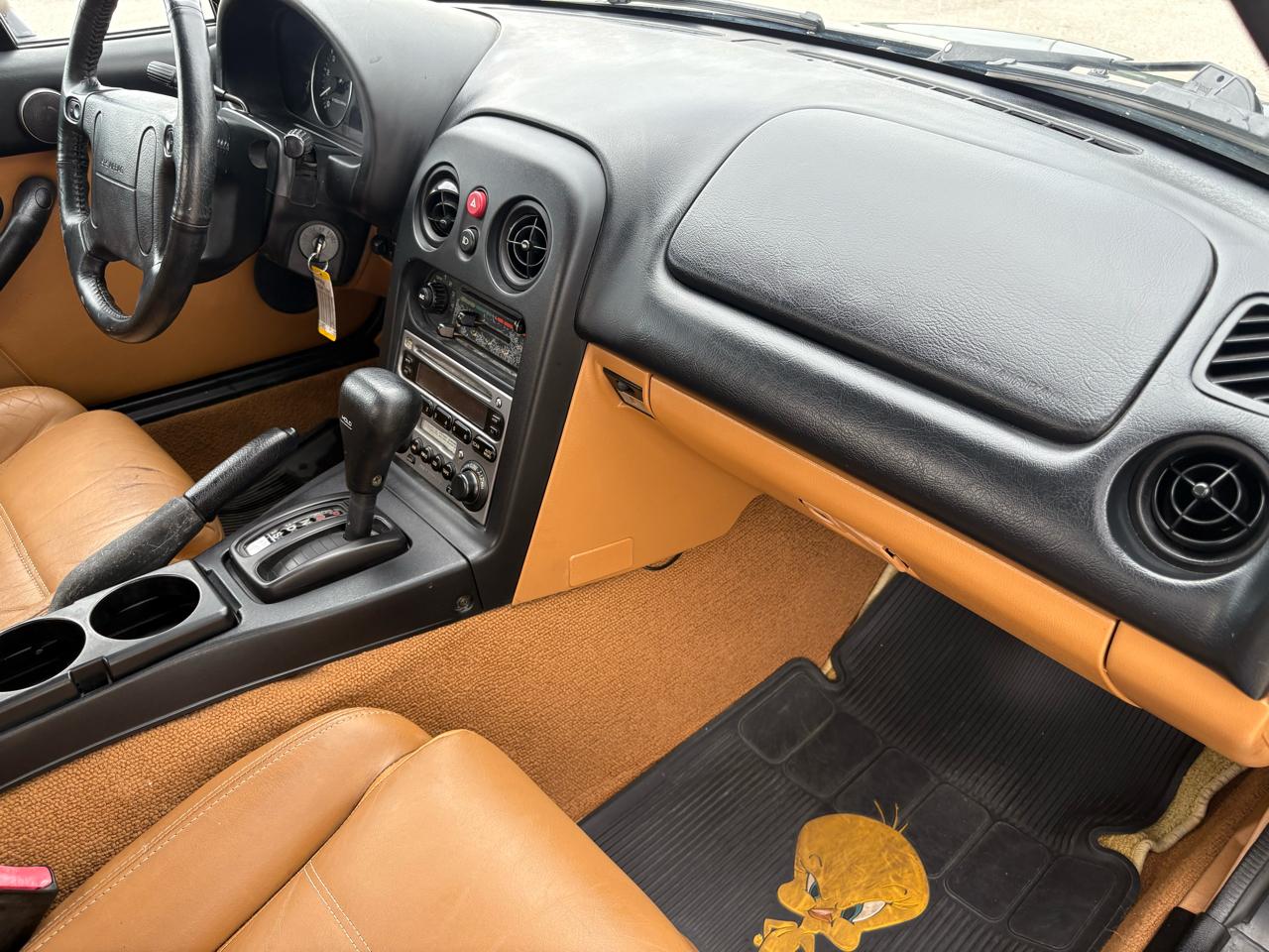 Mazda MX-5 Miata 2dr Convertible Popular Equipment Pkg Auto 1995