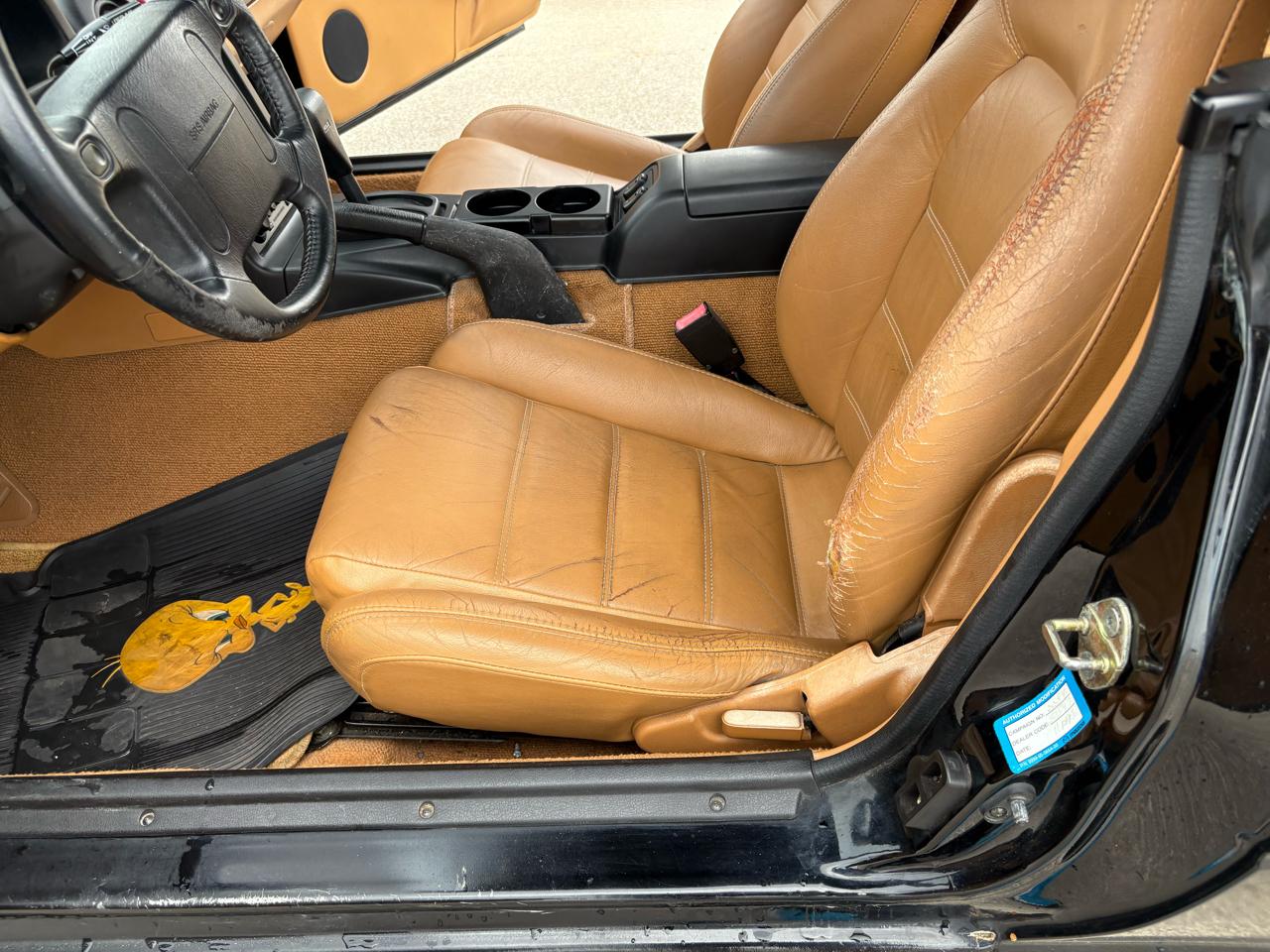 Mazda MX-5 Miata 2dr Convertible Popular Equipment Pkg Auto 1995