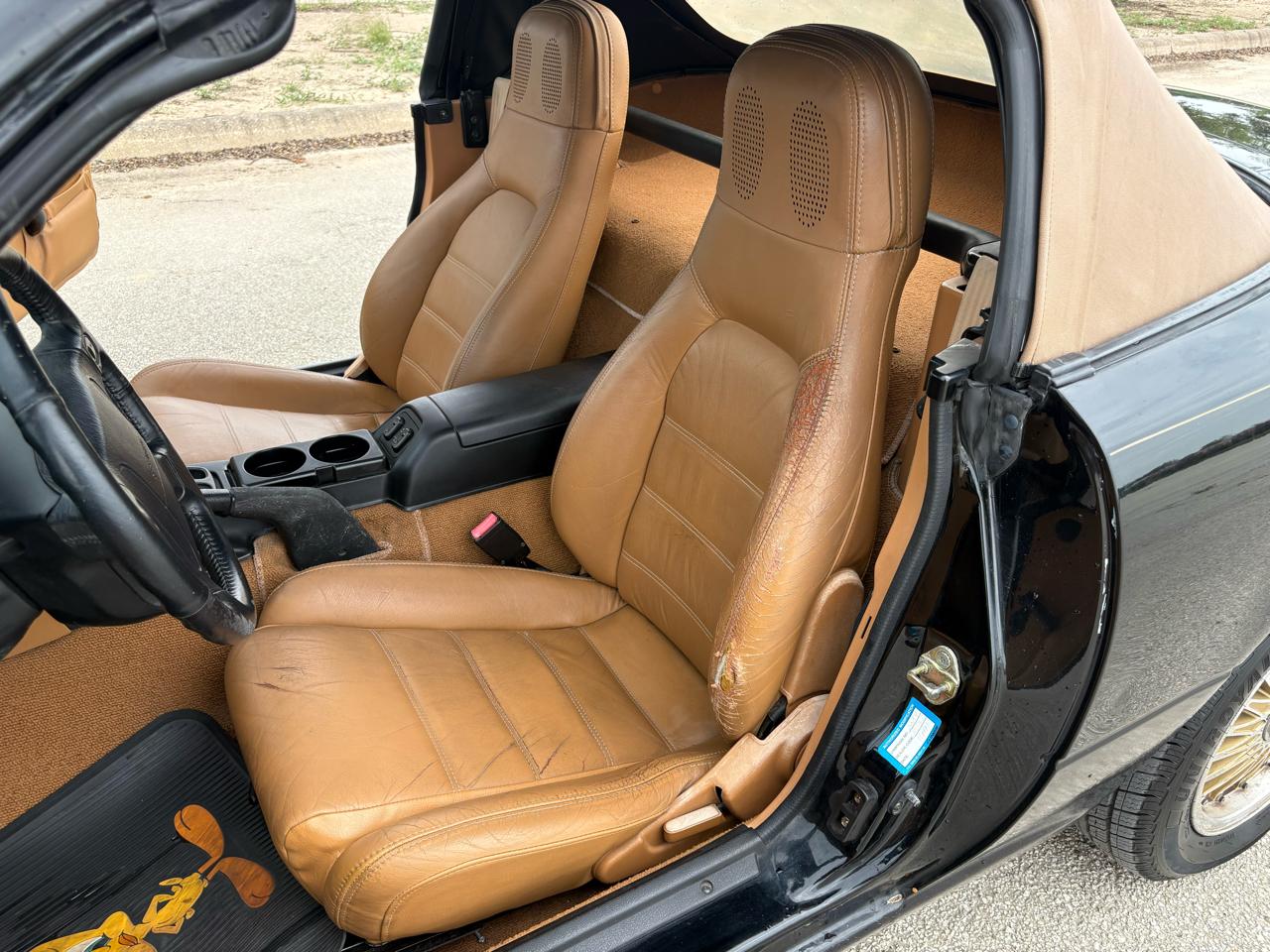 Mazda MX-5 Miata 2dr Convertible Popular Equipment Pkg Auto 1995
