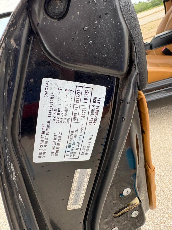 Mazda MX-5 Miata 2dr Convertible Popular Equipment Pkg Auto 1995