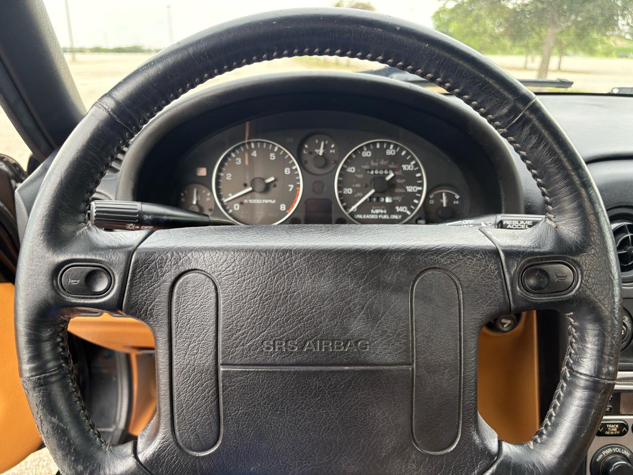 Mazda MX-5 Miata 2dr Convertible Popular Equipment Pkg Auto 1995