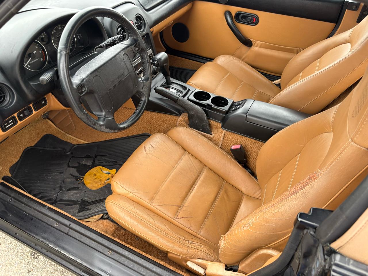 Mazda MX-5 Miata 2dr Convertible Popular Equipment Pkg Auto 1995