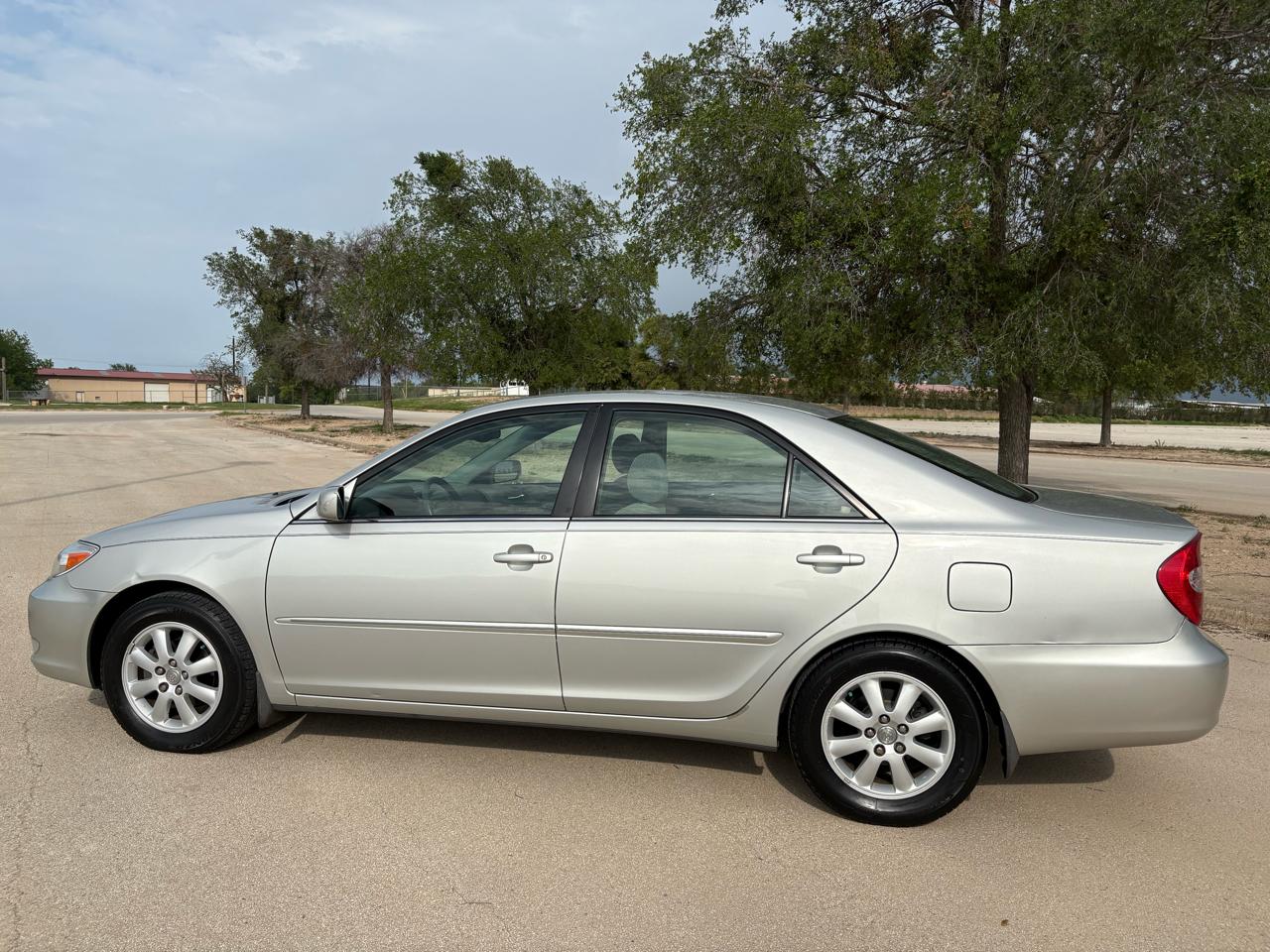 Toyota Camry 4dr Sdn XLE Auto (Natl) 2003