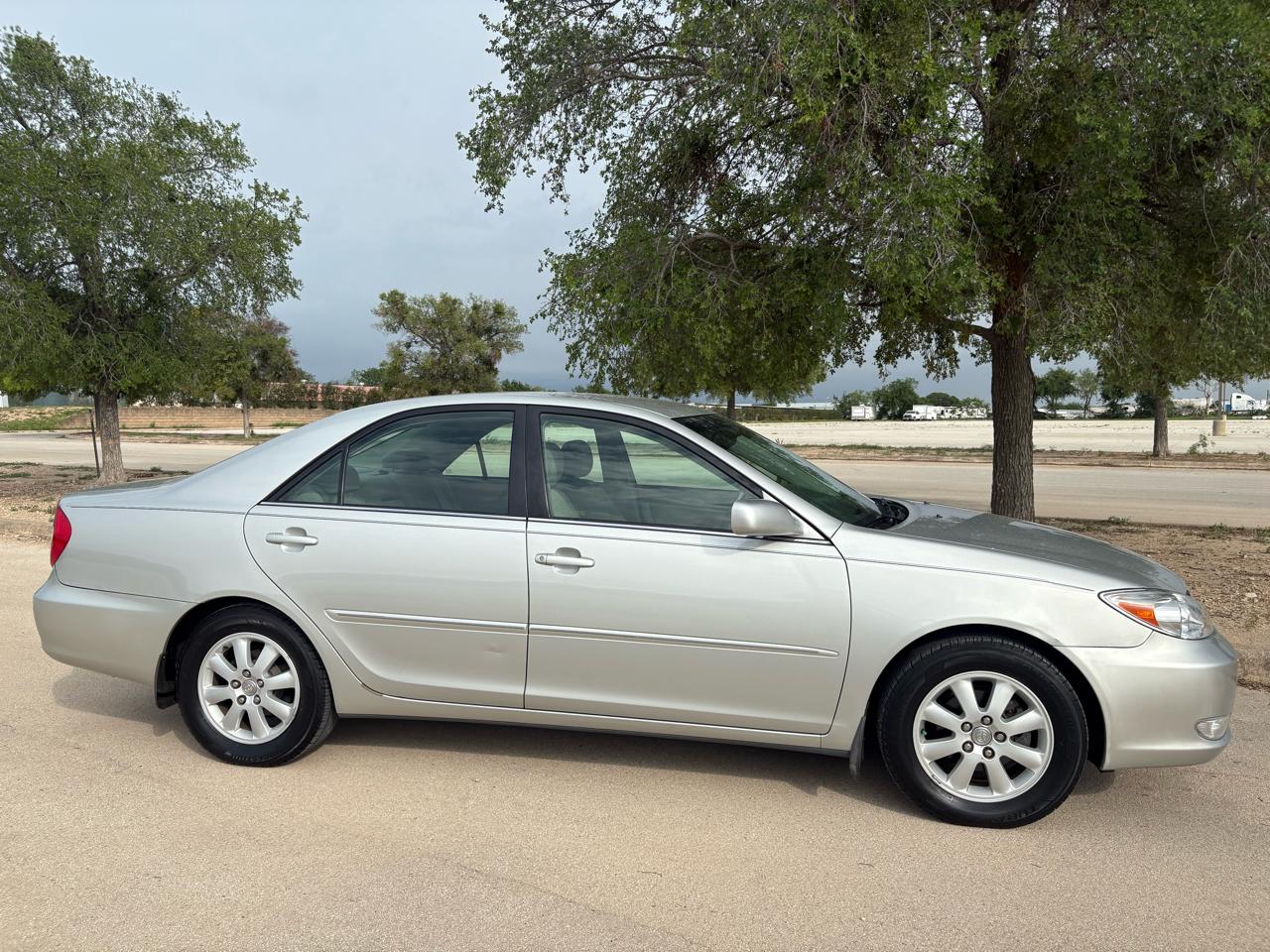 Toyota Camry 4dr Sdn XLE Auto (Natl) 2003