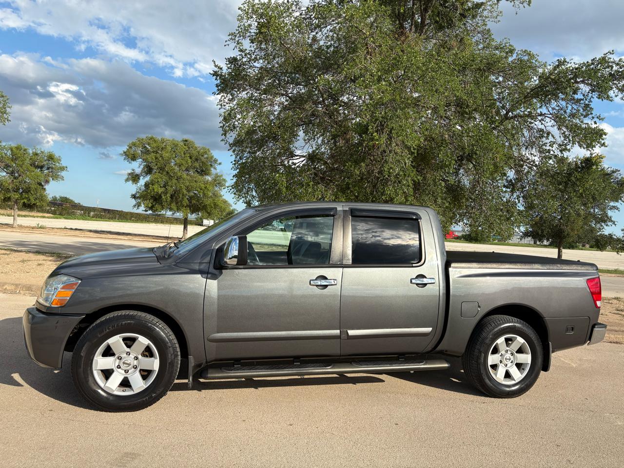 Nissan Titan LE Crew Cab 2WD 2005