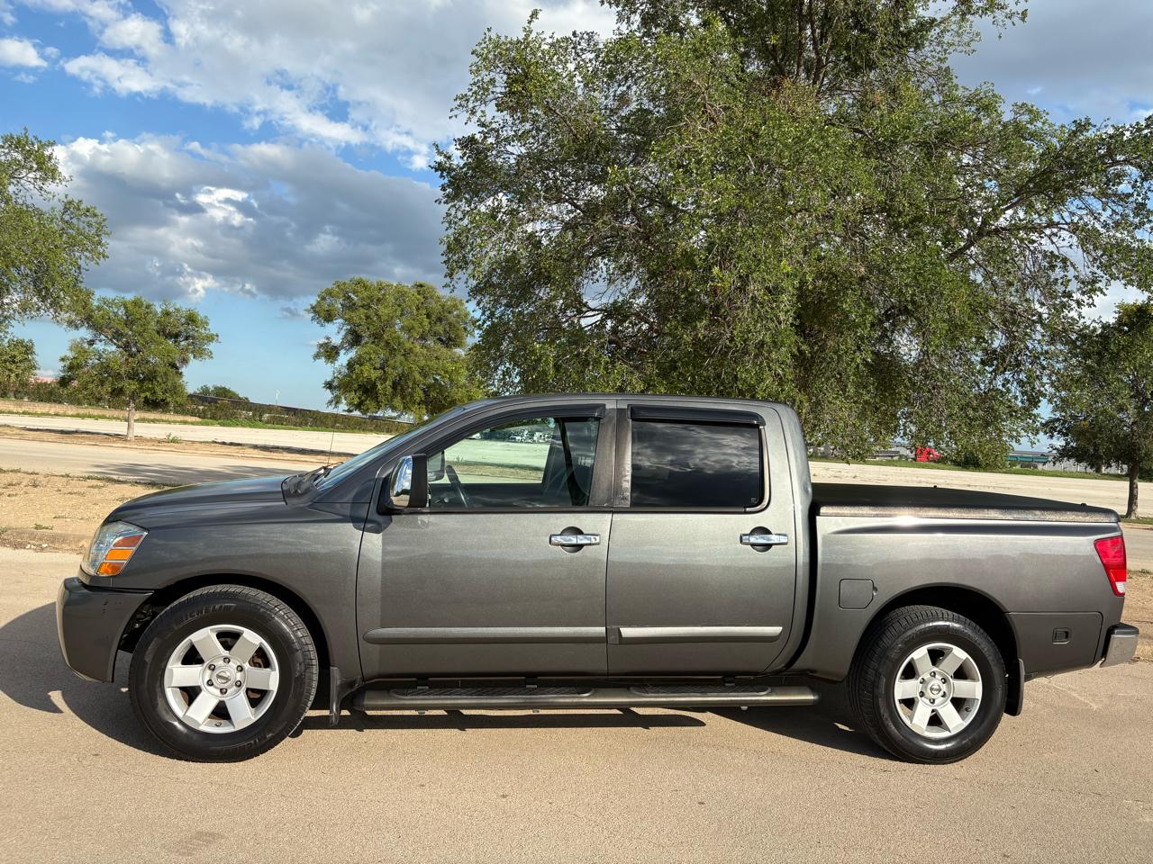 Nissan Titan LE Crew Cab 2WD 2005