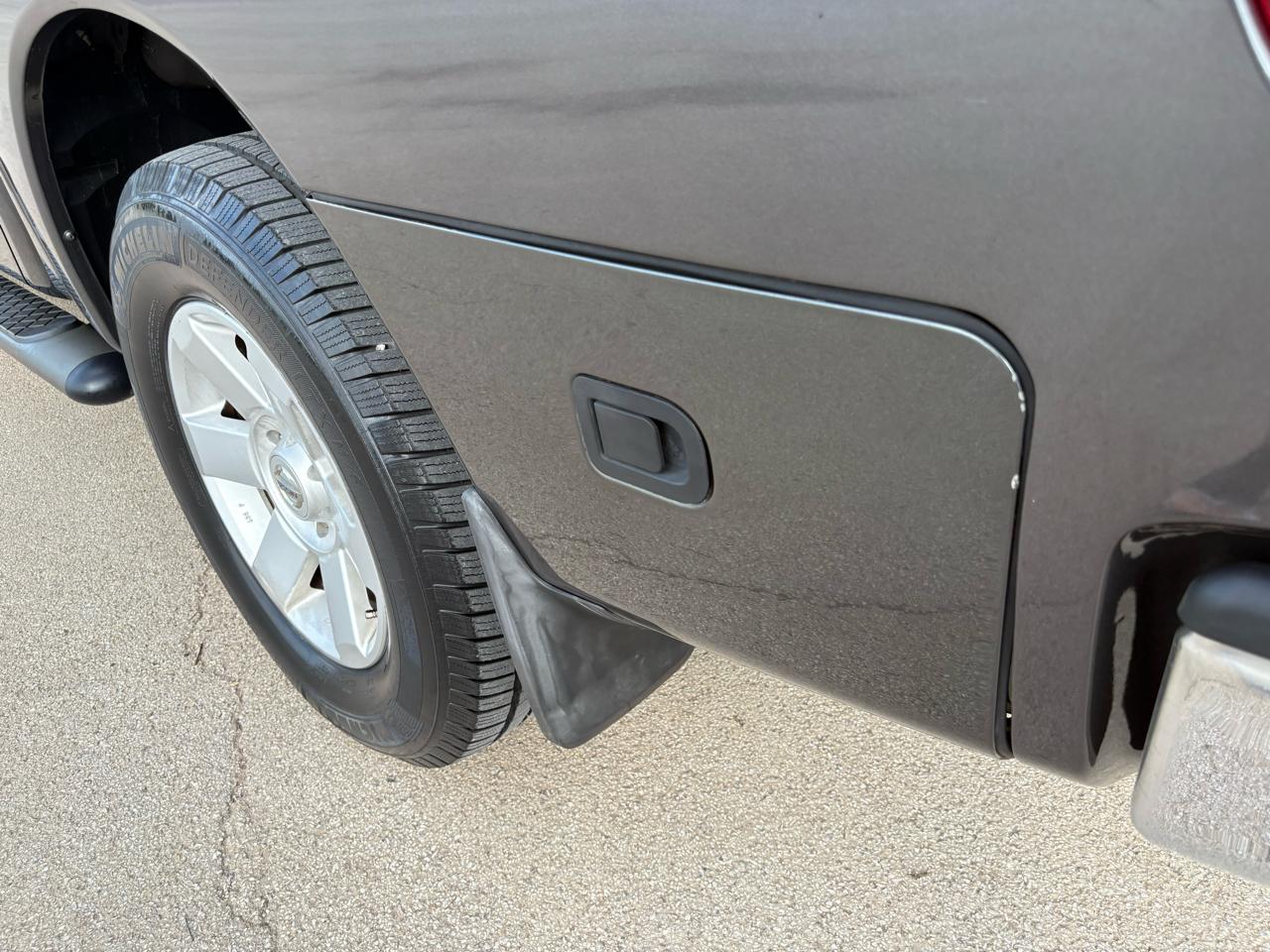 Nissan Titan LE Crew Cab 2WD 2005