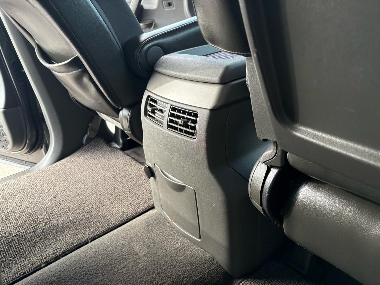 Nissan Titan LE Crew Cab 2WD 2005