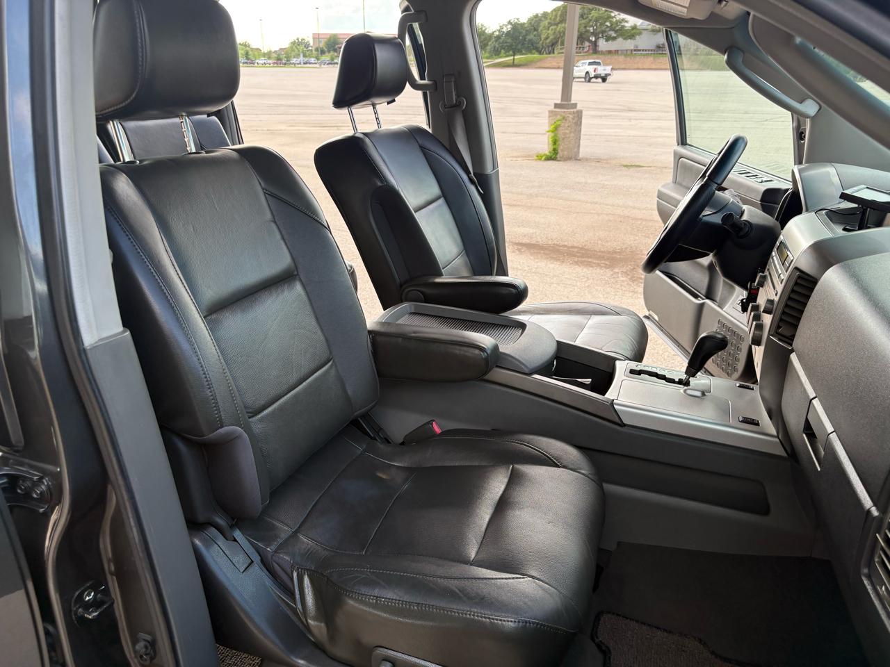 Nissan Titan LE Crew Cab 2WD 2005