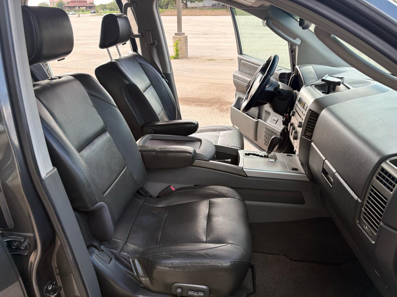 Nissan Titan LE Crew Cab 2WD 2005