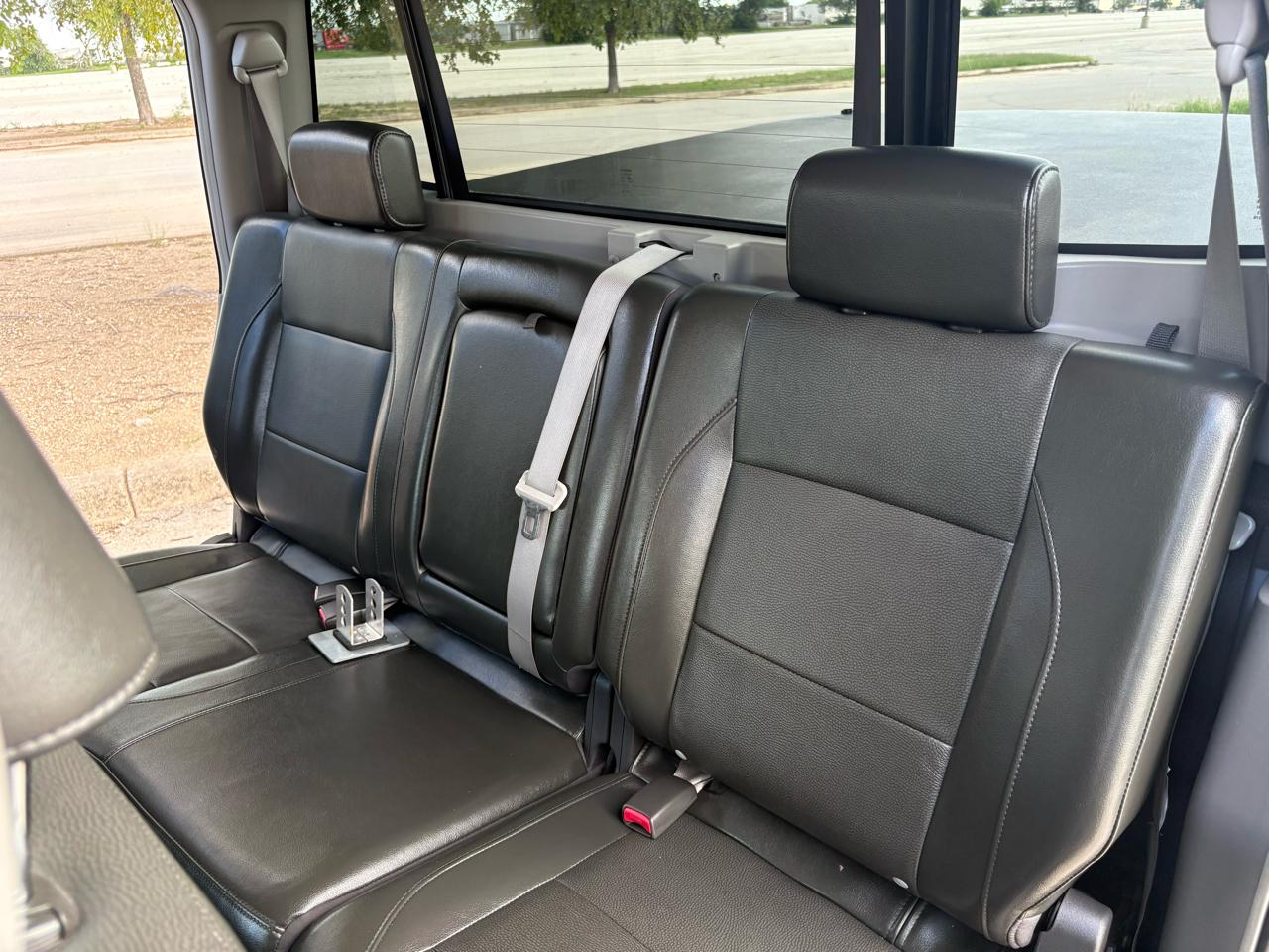 Nissan Titan LE Crew Cab 2WD 2005