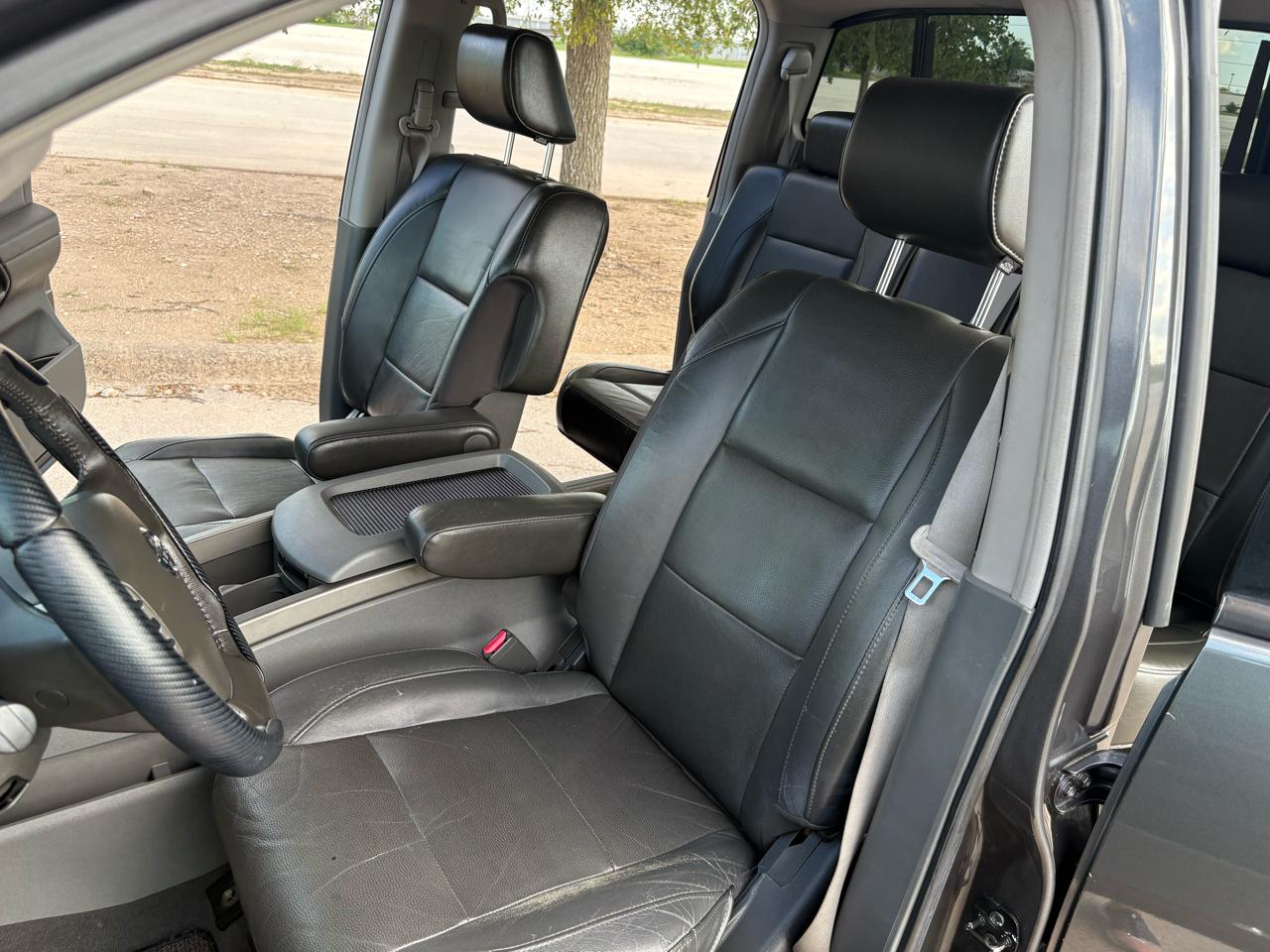 Nissan Titan LE Crew Cab 2WD 2005
