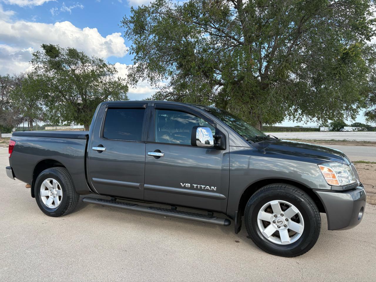 Nissan Titan LE Crew Cab 2WD 2005