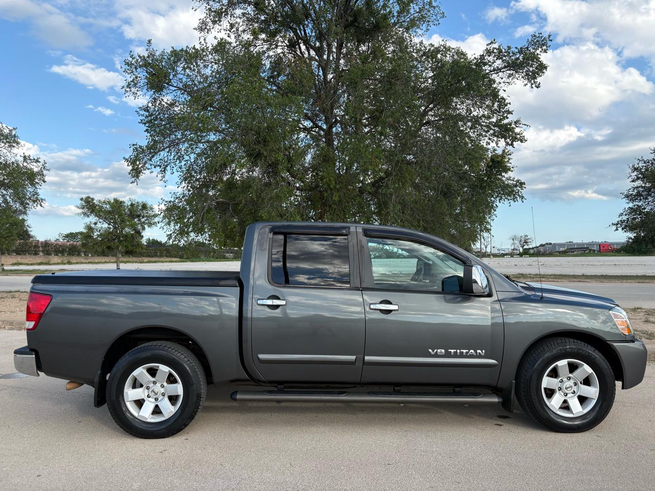 Nissan Titan LE Crew Cab 2WD 2005