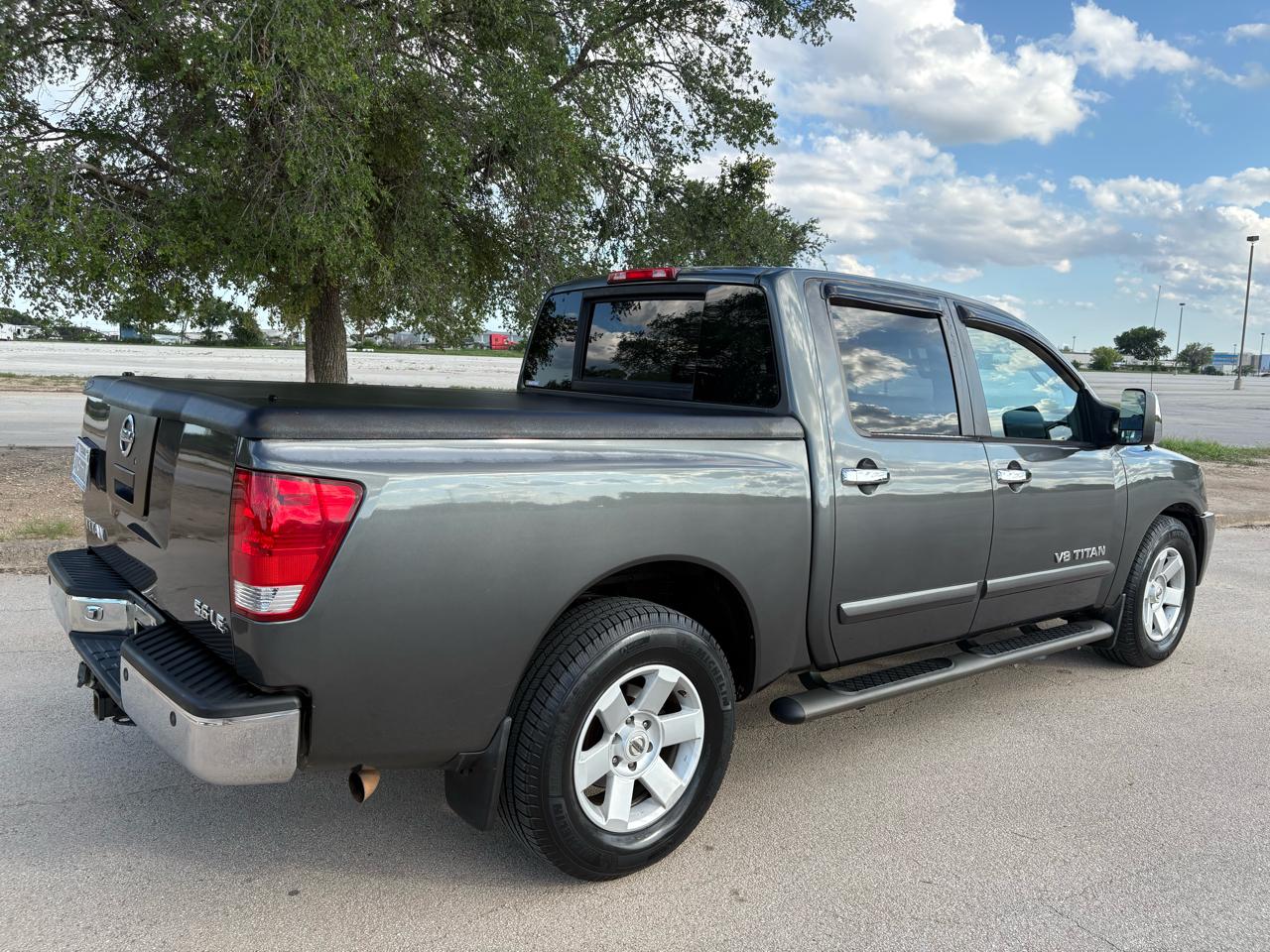 Nissan Titan LE Crew Cab 2WD 2005