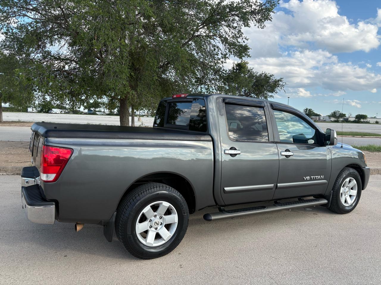 Nissan Titan LE Crew Cab 2WD 2005