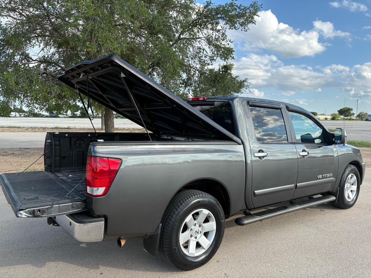 Nissan Titan LE Crew Cab 2WD 2005