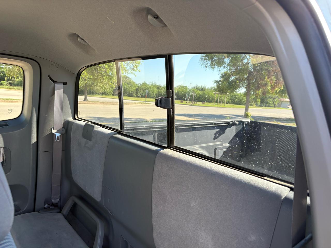 Toyota Tacoma Access 128" PreRunner V6 Auto Natl 2005